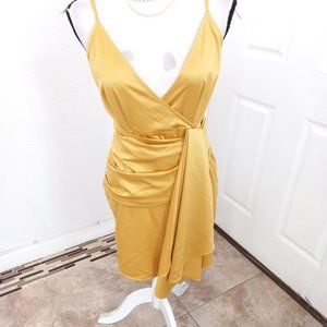 Pretty little Thing yellow dress size 6